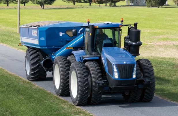 images/New Holland T9 Tractor.jpg